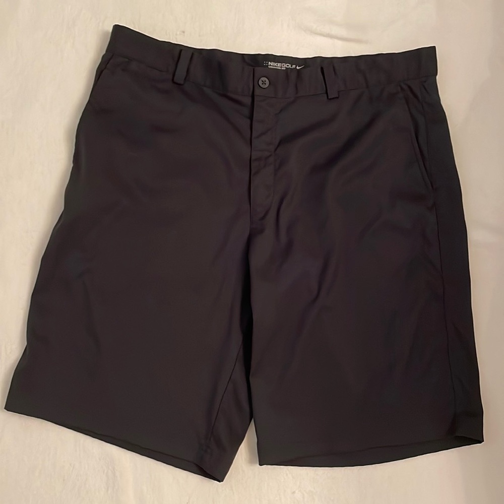 Nike black golf shorts size 36